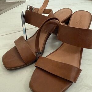 Universal Thread Tan Wedge Sandals
